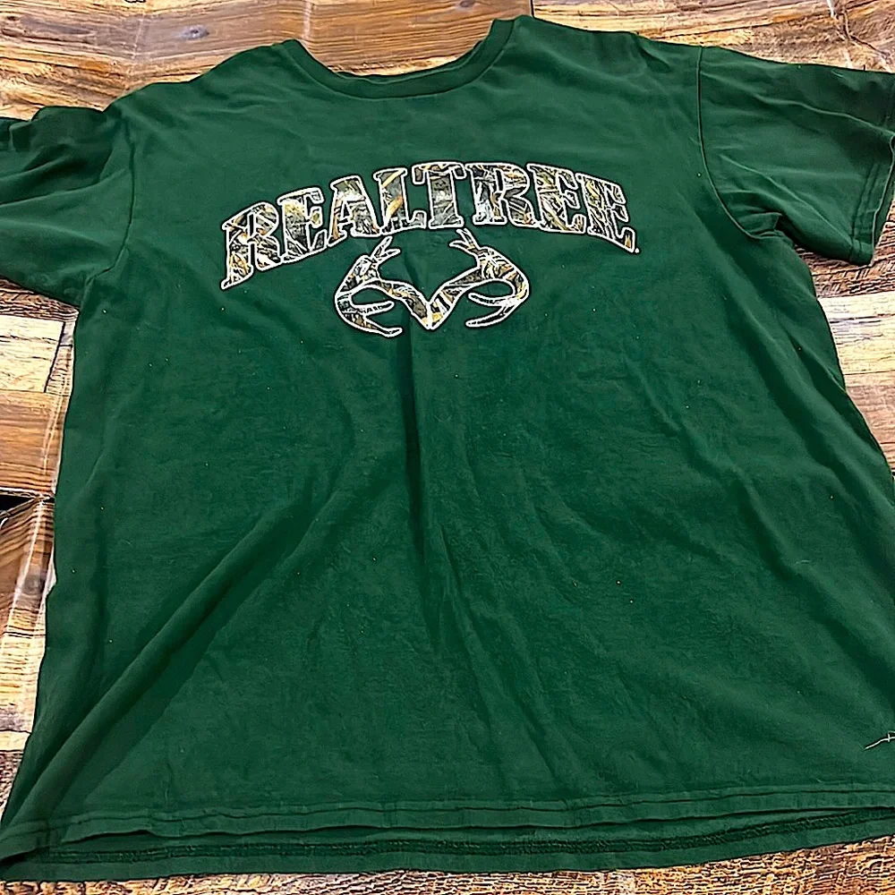 Realtree Tree 🦌 - Picture 1 of 1